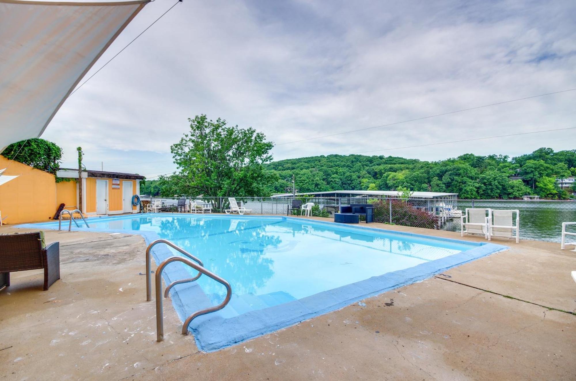 Cozy Lake Ozark Condo Rental With Grill, Pool Access 외부 사진