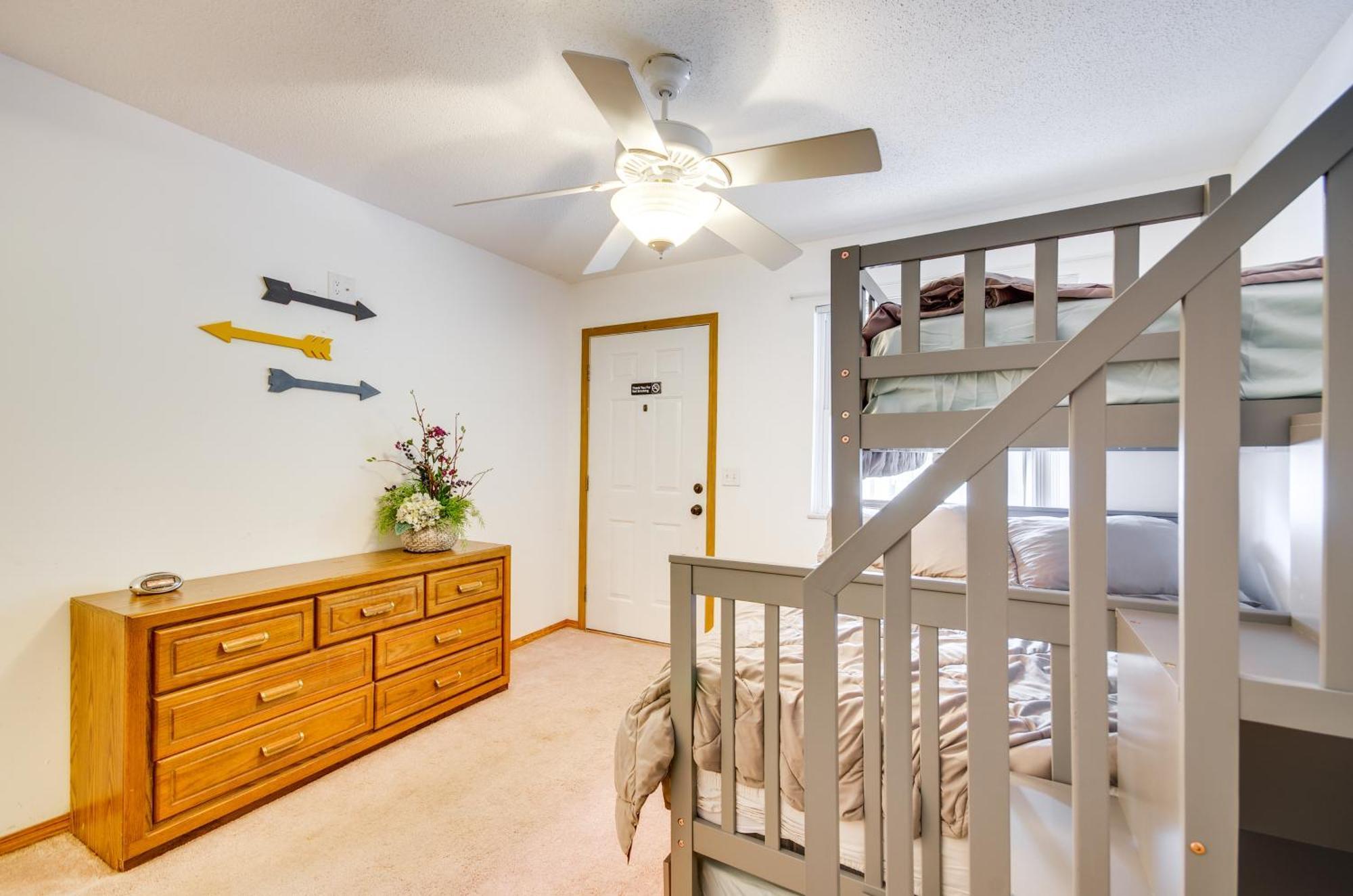 Cozy Lake Ozark Condo Rental With Grill, Pool Access 외부 사진