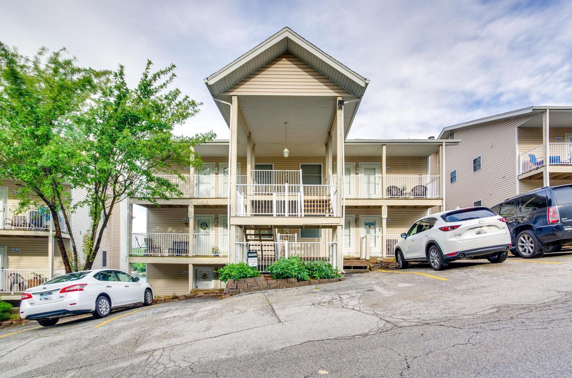Cozy Lake Ozark Condo Rental With Grill, Pool Access 외부 사진
