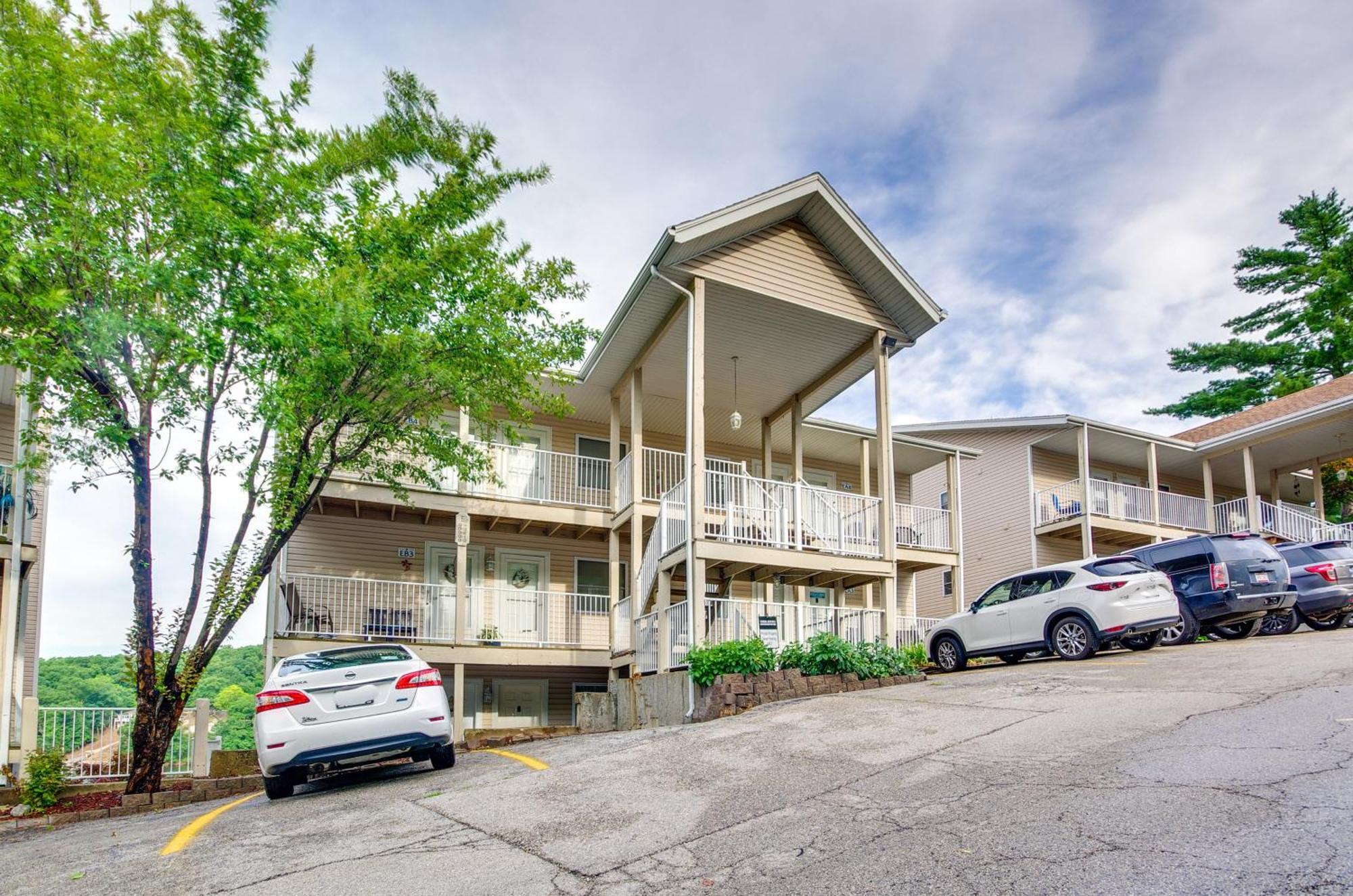 Cozy Lake Ozark Condo Rental With Grill, Pool Access 외부 사진