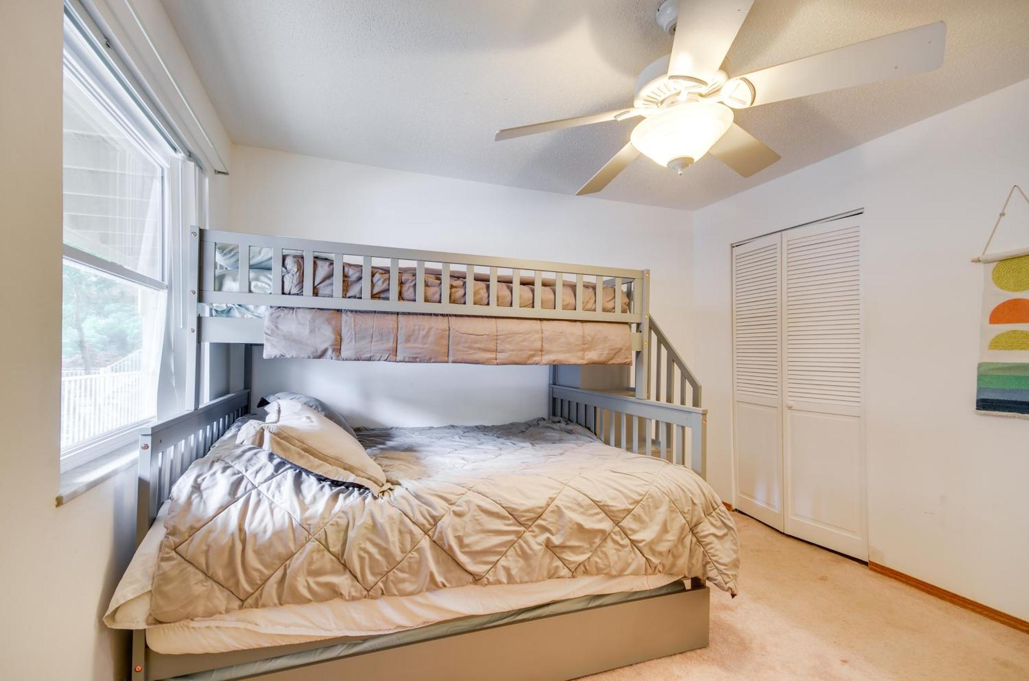 Cozy Lake Ozark Condo Rental With Grill, Pool Access 외부 사진