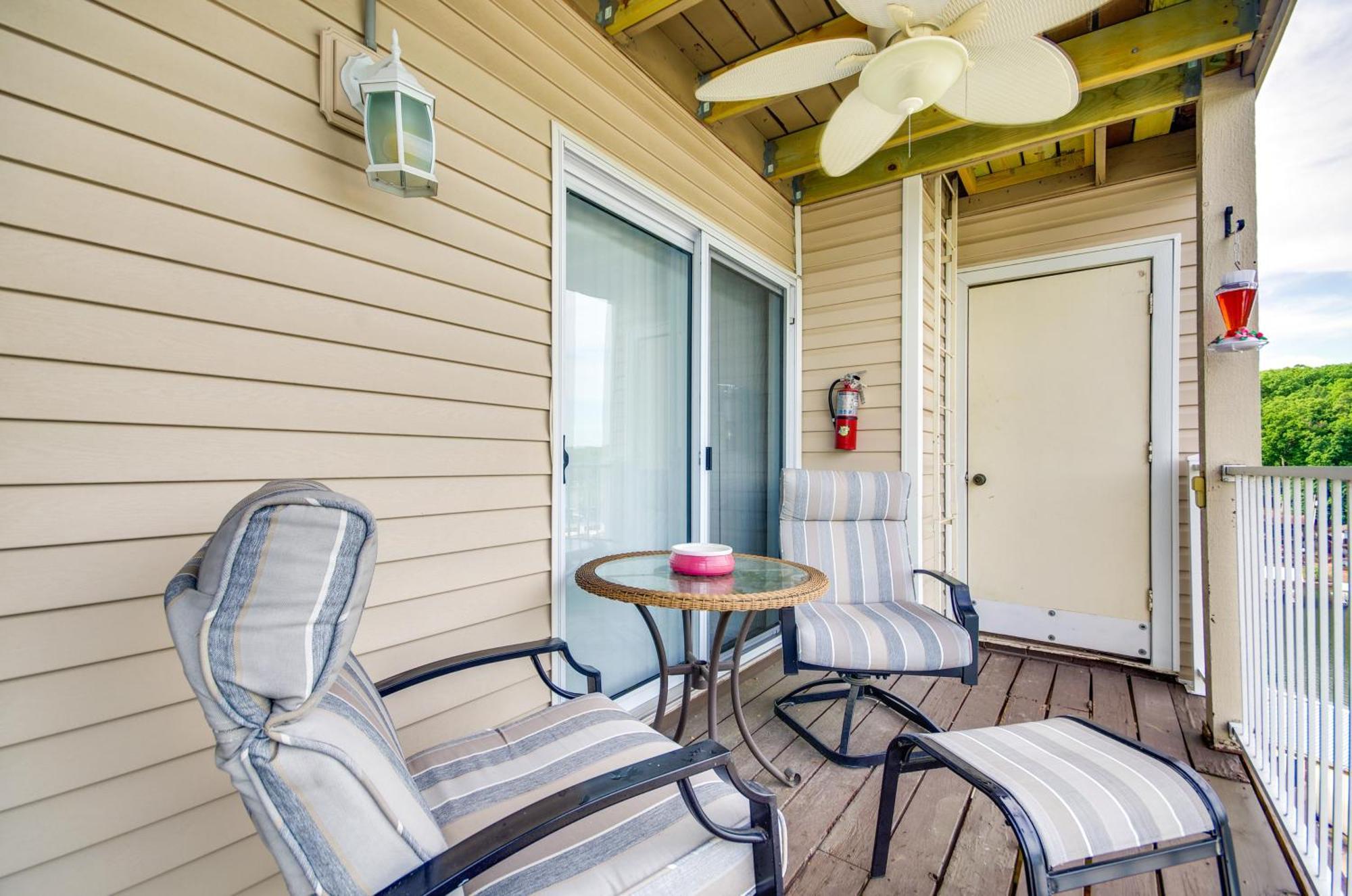 Cozy Lake Ozark Condo Rental With Grill, Pool Access 외부 사진