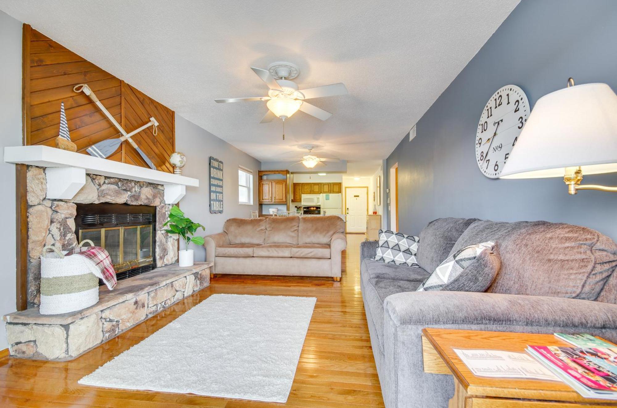 Cozy Lake Ozark Condo Rental With Grill, Pool Access 외부 사진