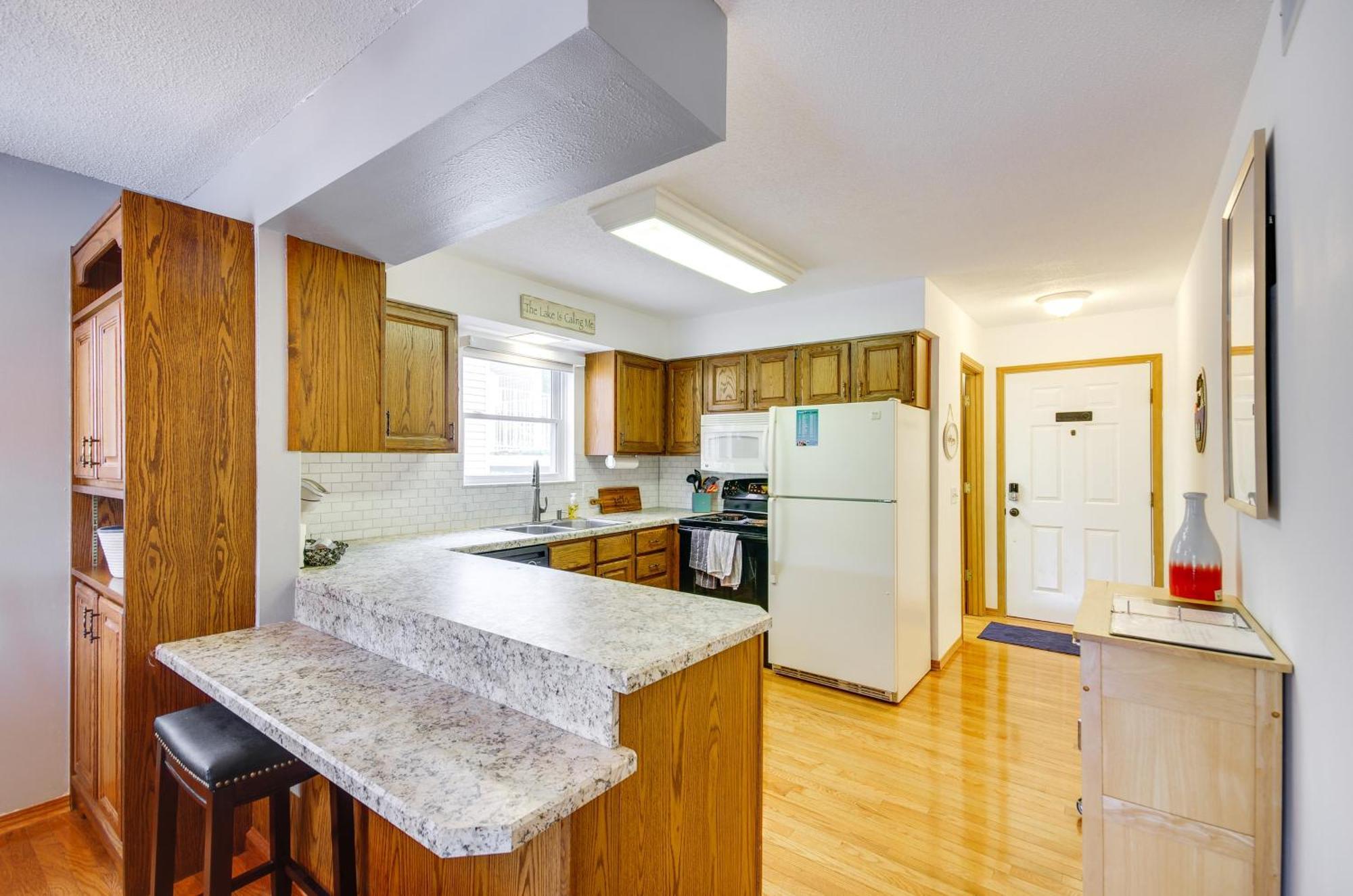 Cozy Lake Ozark Condo Rental With Grill, Pool Access 외부 사진