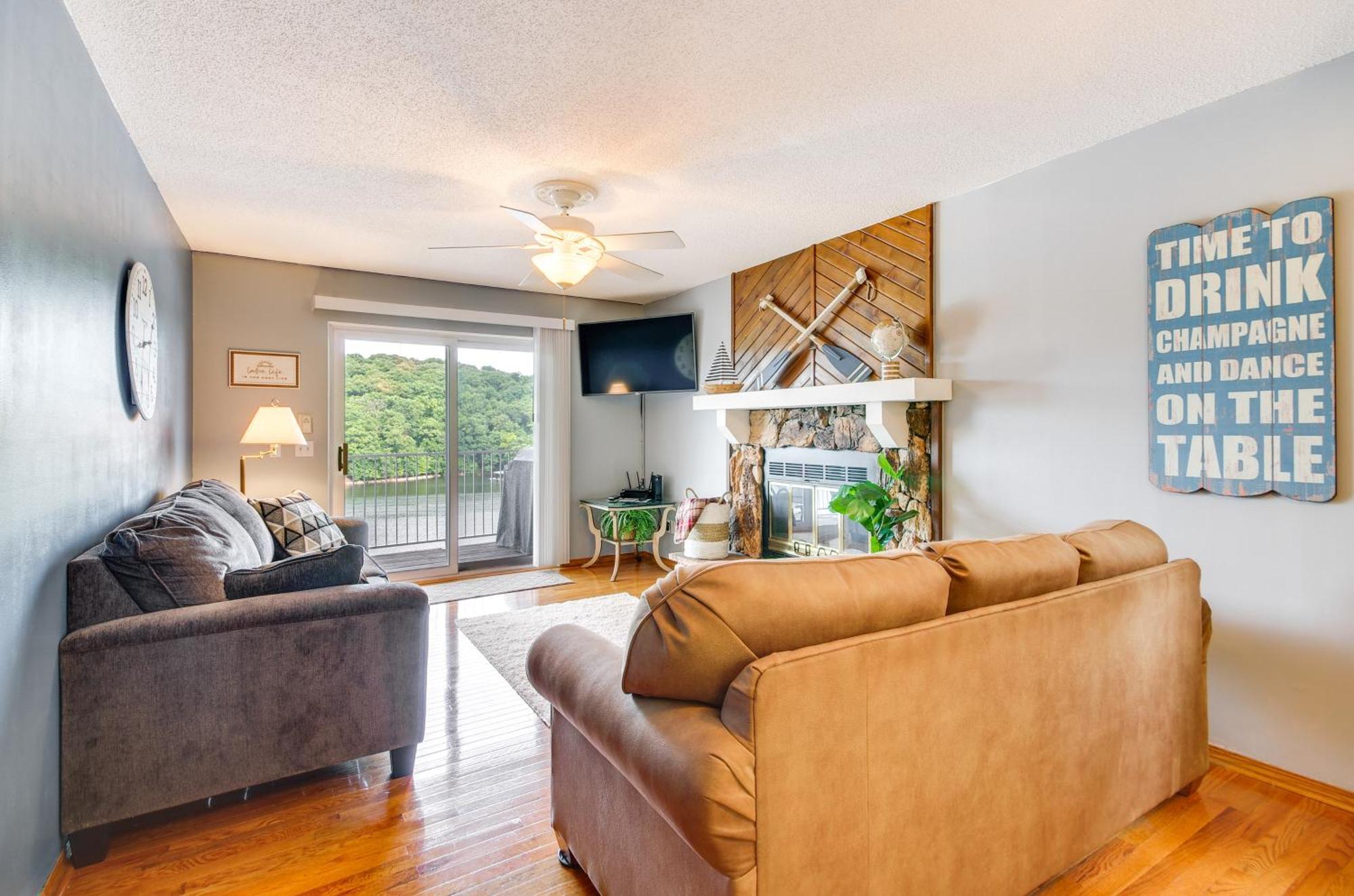 Cozy Lake Ozark Condo Rental With Grill, Pool Access 외부 사진